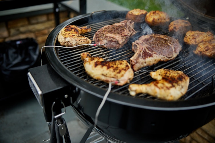 Weber Holzkohlegrill SUMMIT KAMADO E6  Bild