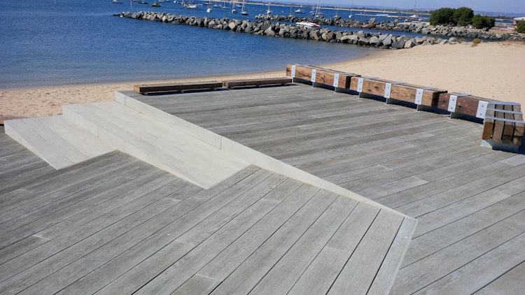 Millboard® Terrassendiele ENHANCED GRAIN Smoked Oak 176 x 3600 x 32 mm