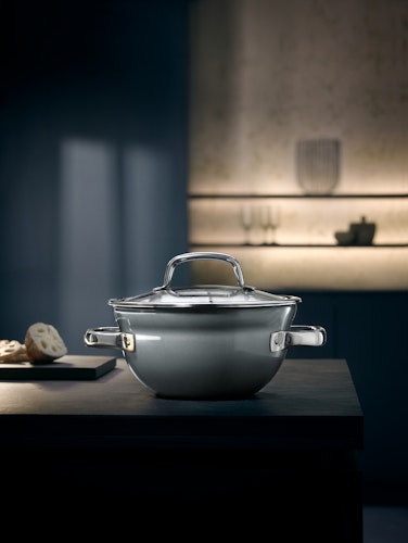 WMF Fusiontec Mineral Kochschüssel mit Glasdeckel, 24 cm, Platinum