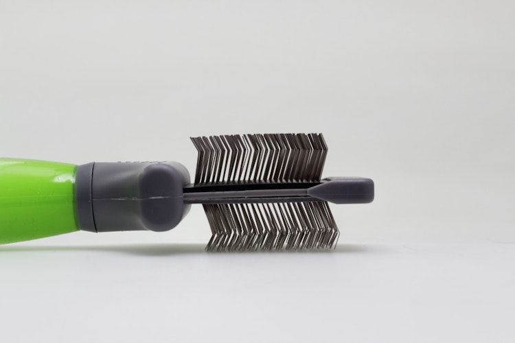 MOSER Flexible Zupfbürste zweiseitig